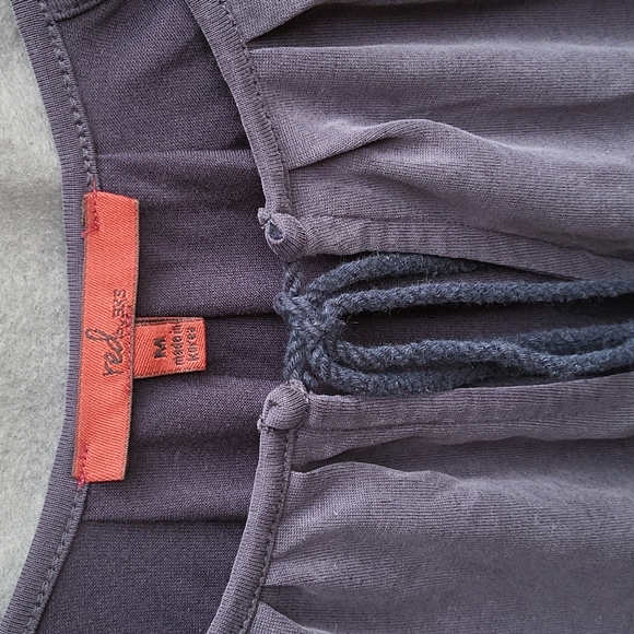 Red by BKE | Women’s Cold Shoulder Cut Out Peasant Top, Navy, M - Picture 4 of 5